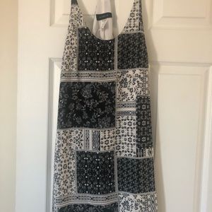 B Darlin spaghetti strapped Black and White dress